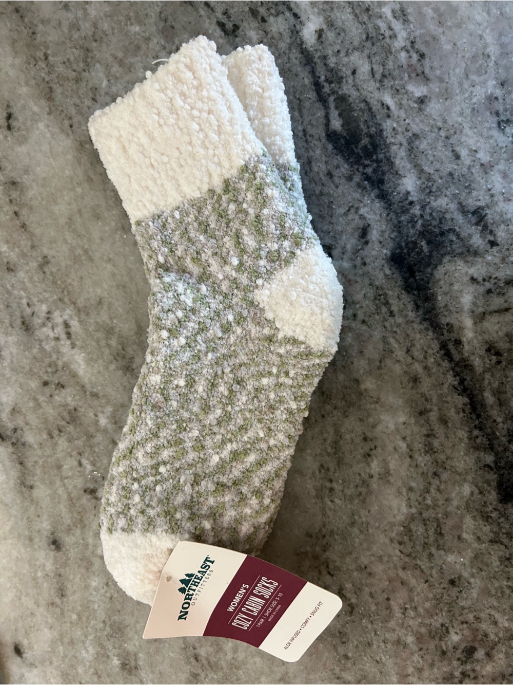 North east Cozy Plush Crew Socks - Green & White nwt